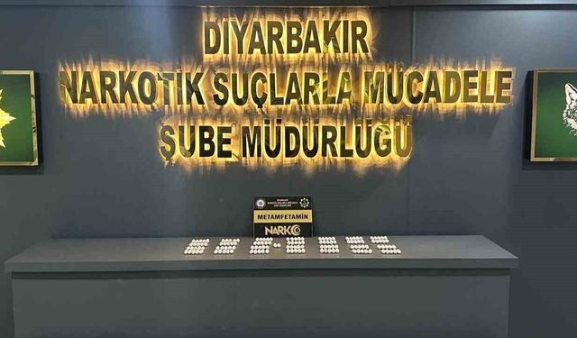 Diyarbakır'da araçta ve iki ikamette yapılan aramada uyuşturucu madde ele geçirildi