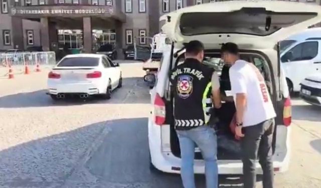 Diyarbakır'da trafiği tehlikeye sokan sürülere cezai işlemler uygulandı