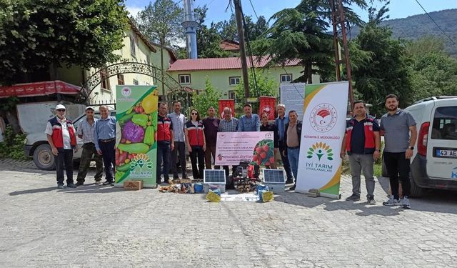 Domaniç'te ahududu üreticilerine iyi tarım desteği
