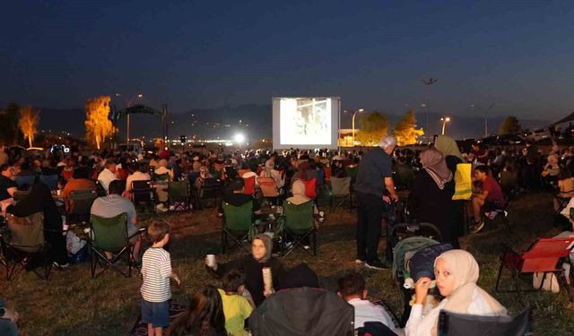 Düzce'de açık hava sinema akşamları başladı