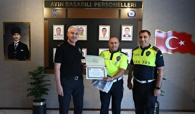 Düzce'de başarılı polisler ödüllendirildi