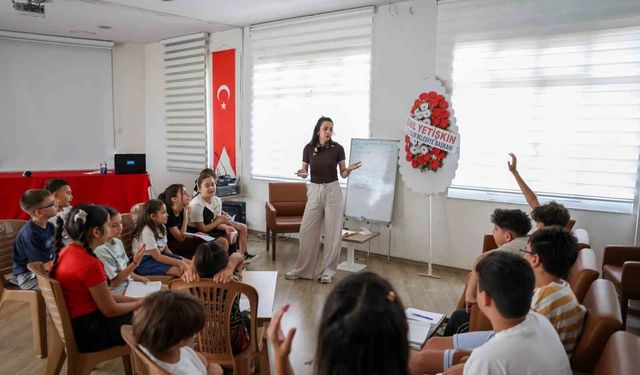 Efeler'de çocuklar felsefeyle düşünmeyi öğreniyor