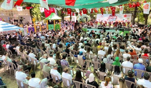 Efeler'de çocuklar için interaktif tiyatro zamanı