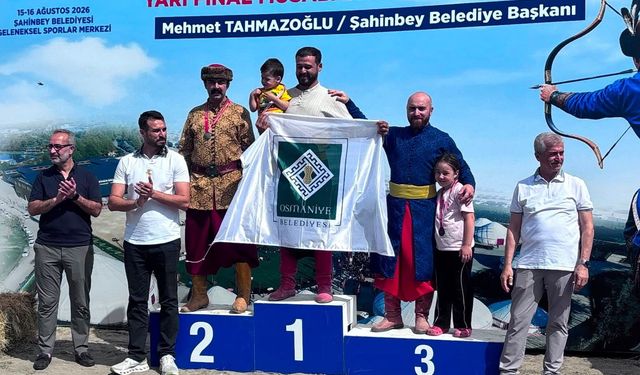Elazığlı atlı okçular Gaziantep'te zirveyi fethetti
