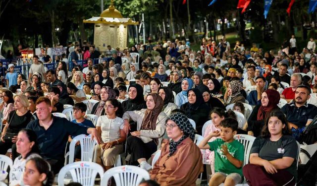 Esenler Belediyesi vatandaşları yazlık sinemada buluşturuyor