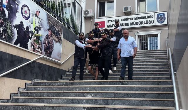 Fatih'te 19 yaşındaki gencin hayatını kaybettiği kavgaya ilişkin gözaltına alınan 8 şüpheli adliyeye sevk edildi