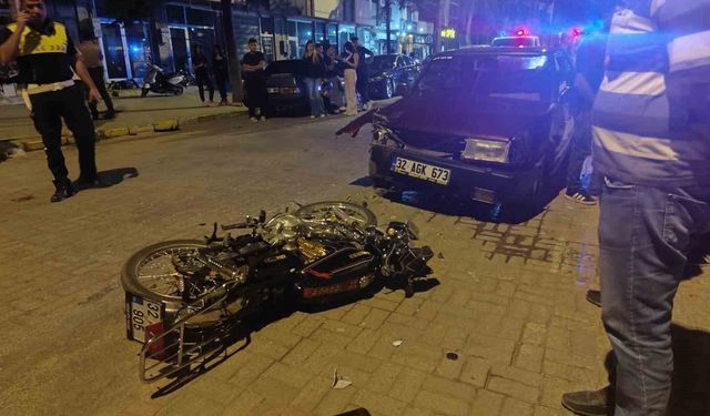 Faytonu sollayan otomobil motosikletle çarpıştı: 16 yaşındaki sürücünün durumu ağır