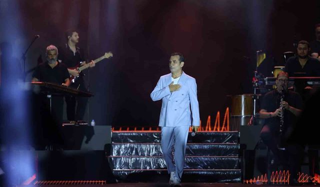 Ferhat Göçer'in şarkılarıyla Malatya Kültür Yolu Festivali'ne veda edildi