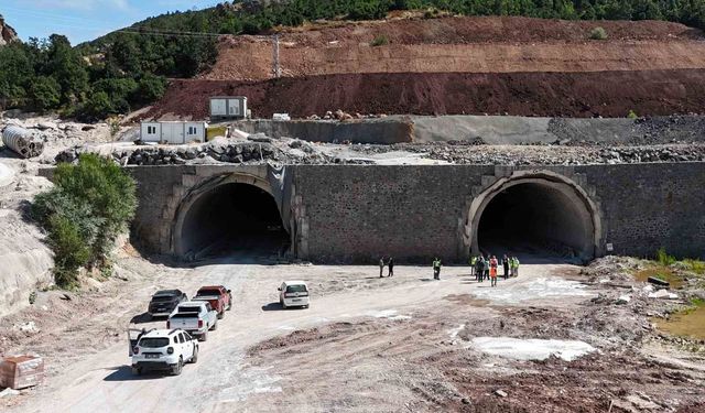 Geminbeli Tüneli'nde çalışmalar hızlandı: Kış gelmeden hizmete açılması hedefleniyor