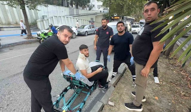 Hafif ticari araç ile motosiklet çarpıştı: 1 yaralı