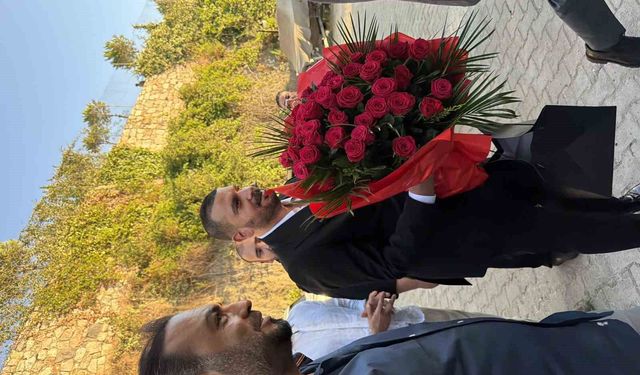İbrahim Tatlıses'in evinde mutlu gün: Manevi kızına isteme töreninde beşi bir yerde taktı