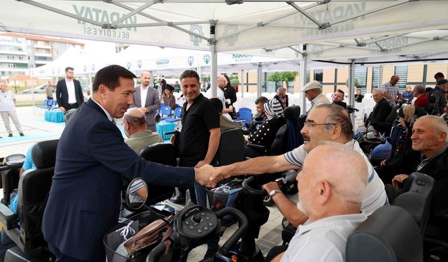 Karatay'da 80 akülü araç ihtiyaç sahiplerine teslim edildi