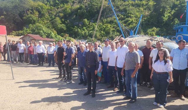 Kastamonu'da balıkçılar gece başlayacak balık sezonu için 'Vira bismillah' dedi