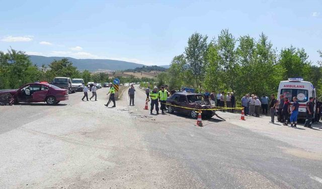 Kastamonu'da iki otomobil çarpıştı: 1 ölü, 3 yaralı