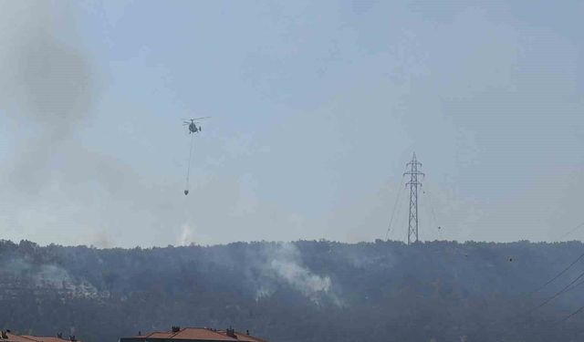 Kazdağları eteklerindeki yangın Zeytinli Mahallesine doğru ilerliyor