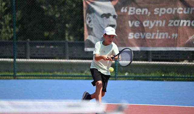 Kuşadası Tenis Kulübü'nde ulusal turnuva heyecanı yaşanmaya başladı