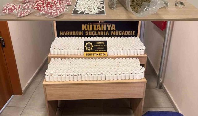 Kütahya'da uyuşturucu operasyonları: 106 bin sentetik ecza ele geçirildi