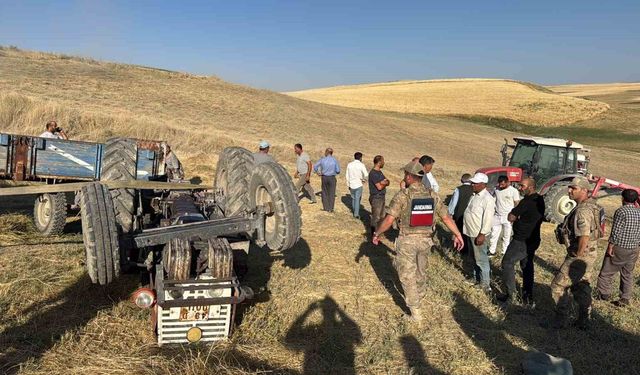 Malazgirt'te takla atan traktörün sürücüsü hayatını kaybetti