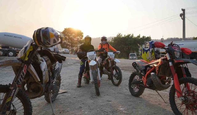 Motorlarını yarış için değil ateş savaşçıları için sürdüler