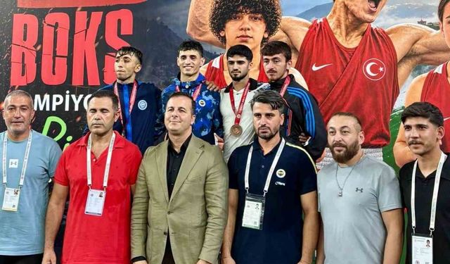 Niğdeli boksörler Rize'den iki madalyayla döndü