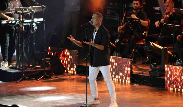 Özcan Deniz'den muhteşem final