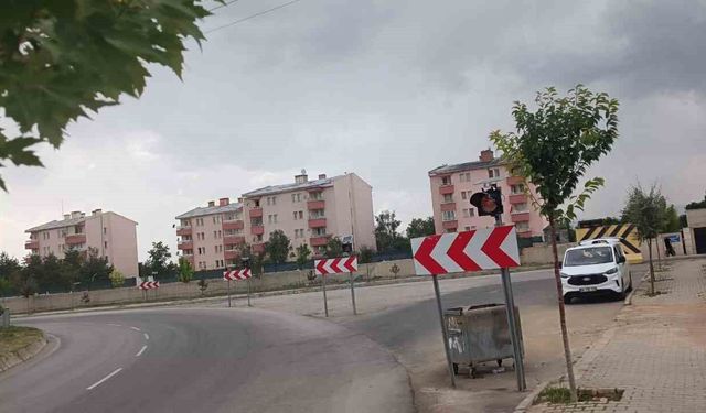 Patnos'ta trafik güvenliği için kavşaklarda tedbirler artırılıyor