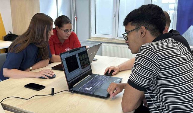 Roketten 5G'ye: KBÜ'lü gençlerin çip tasarımı finalde