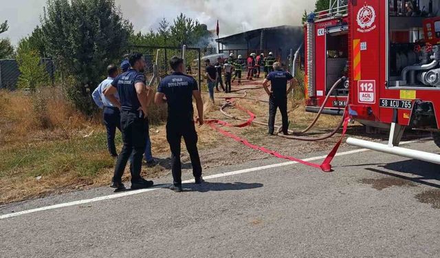Sivas'ta müstakil ev yangında küle döndü