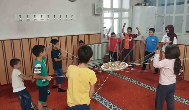 Şuhut'ta Yaz Kur'an Kursu öğrencilerine 'Dijital Köprüler' etkinliği