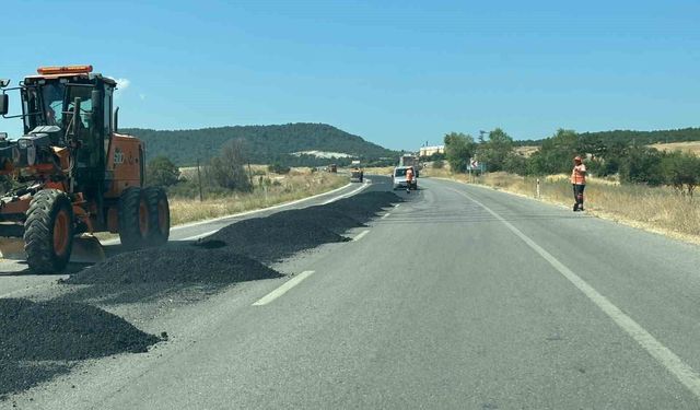 Tavşanlı-Emet yolunda çalışma: Ulaşım kontrollü sağlanıyor