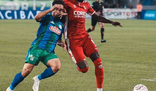 Trendyol Süper Lig: Çaykur Rizespor: 0 - Samsunspor: 1 (İlk yarı)