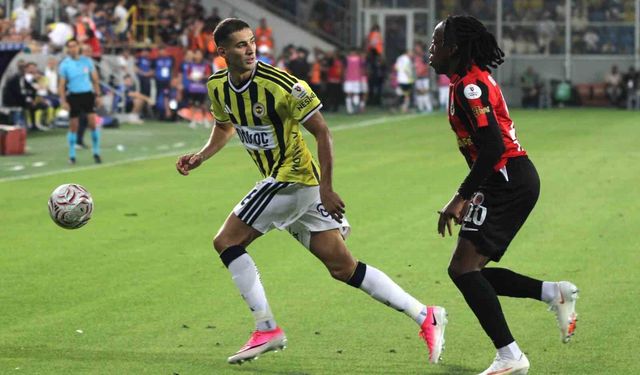 Trendyol Süper Lig: Gençlerbirliği: 1 - Fenerbahçe: 1 (İlk yarı)
