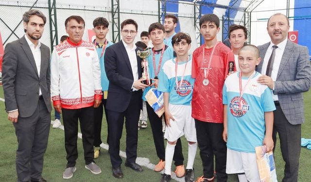 Turnuvanın şampiyonu Semihaşakir
