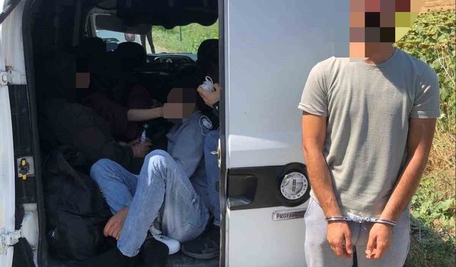 Uzunköprü'de göçmen kaçakçılığı operasyonu: 12 düzensiz göçmen yakalandı