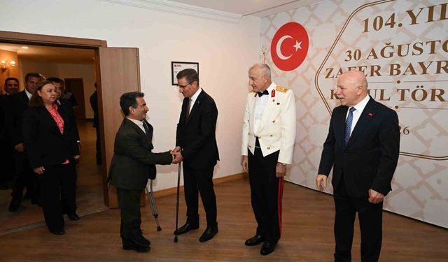 Valilikten kabul töreni