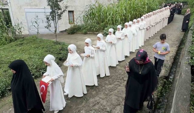 Zeno'da kız hafızlar törenle icazetlerini aldı