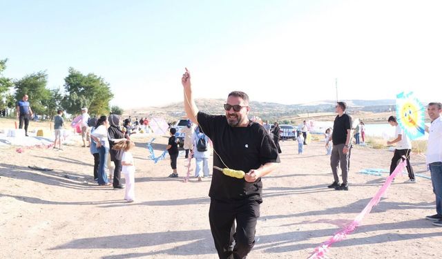 Sorgun'da Gökyüzü Rengarenk Uçurtmalarla Şenlendi