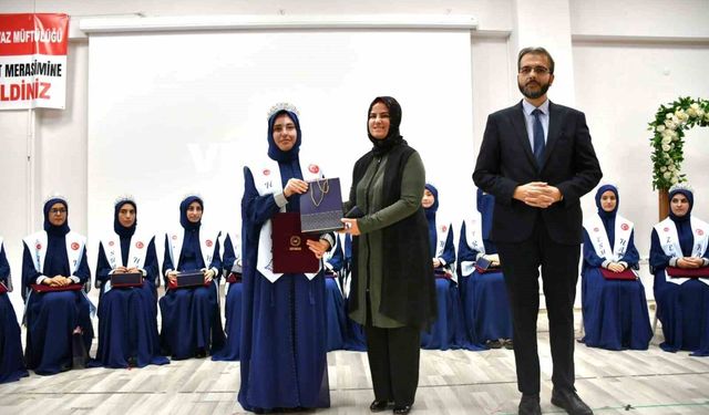 Adilcevaz'da 'Hafızlık İcazet Merasimi' yapıldı
