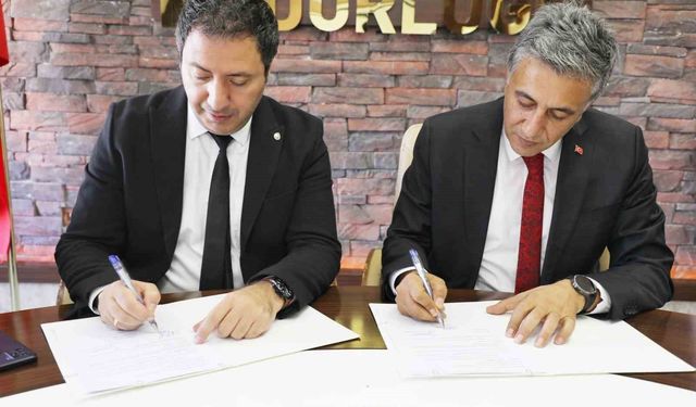 Ağrı Şeker Fabrikası ile Milli Eğitim Müdürlüğü arasında iş makineleri operatörü yetiştirme protokolü imzalandı