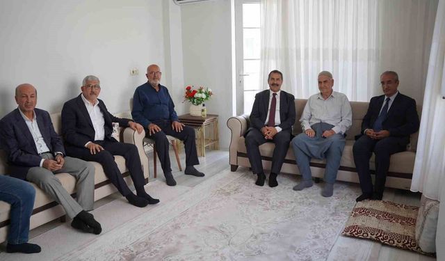 AK Parti'li Yaman, 'Türkiye Yüzyılı Buluşmaları' kapsamında Kahta'da temaslarda bulundu