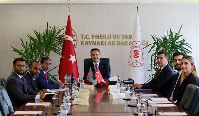 Bakan Bayraktar, Bangladeş'in Ankara Büyükelçisi Haq'ı kabul etti