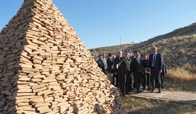 Bakan Ersoy, Perre Antik Kenti'nde yürütülen çalışmaları yerinde inceledi