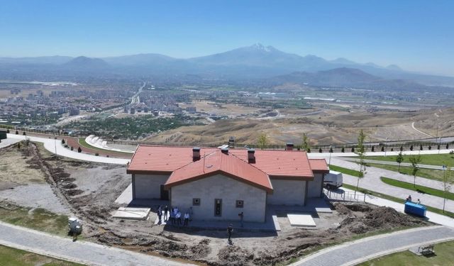 Başkan Çolakbayrakdar: 'Kayseri'nin eşsiz manzarası, Kafe Sinan'ın lezzetiyle buluşacak'