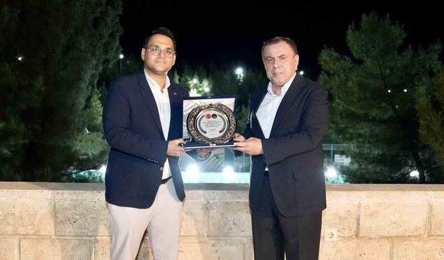 Başkan Şahin, Midyat Devlet Hastanesi yönetimi ve hekimlerle bir araya geldi