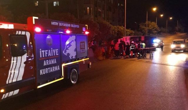 Belen'de devrilen kamyonun sürücüsü yaralandı
