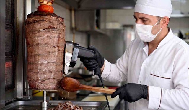 Efeler Belediyesi, Menderes Park'ta vatandaşları kaliteli yemeklerle buluşturuyor