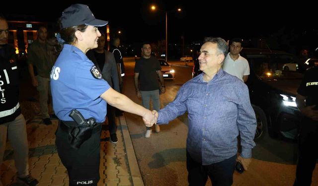 Elazığ Emniyet Müdürü Karan, öğrenci yurt çevresini inceledi, aydınlatma eksikliği için görüşme yaptı