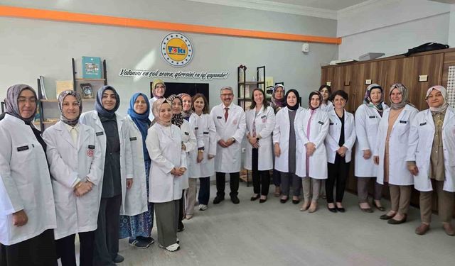 Erzincan'da öğretmenlere isimlik jesti