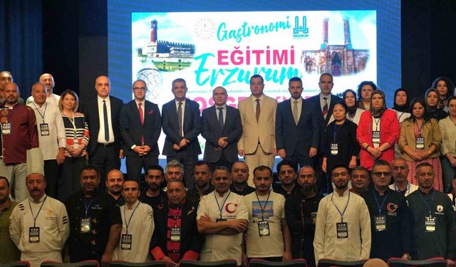 Erzurum'da gıda güvenliği, pişirme teknikleri ve toplu yemek üretimi zirvesi