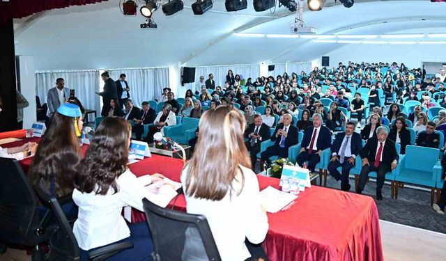 Eskişehir'de 'Yazar Okumaları - Cengiz Dağcı Okumaları' programı gerçekleştirildi